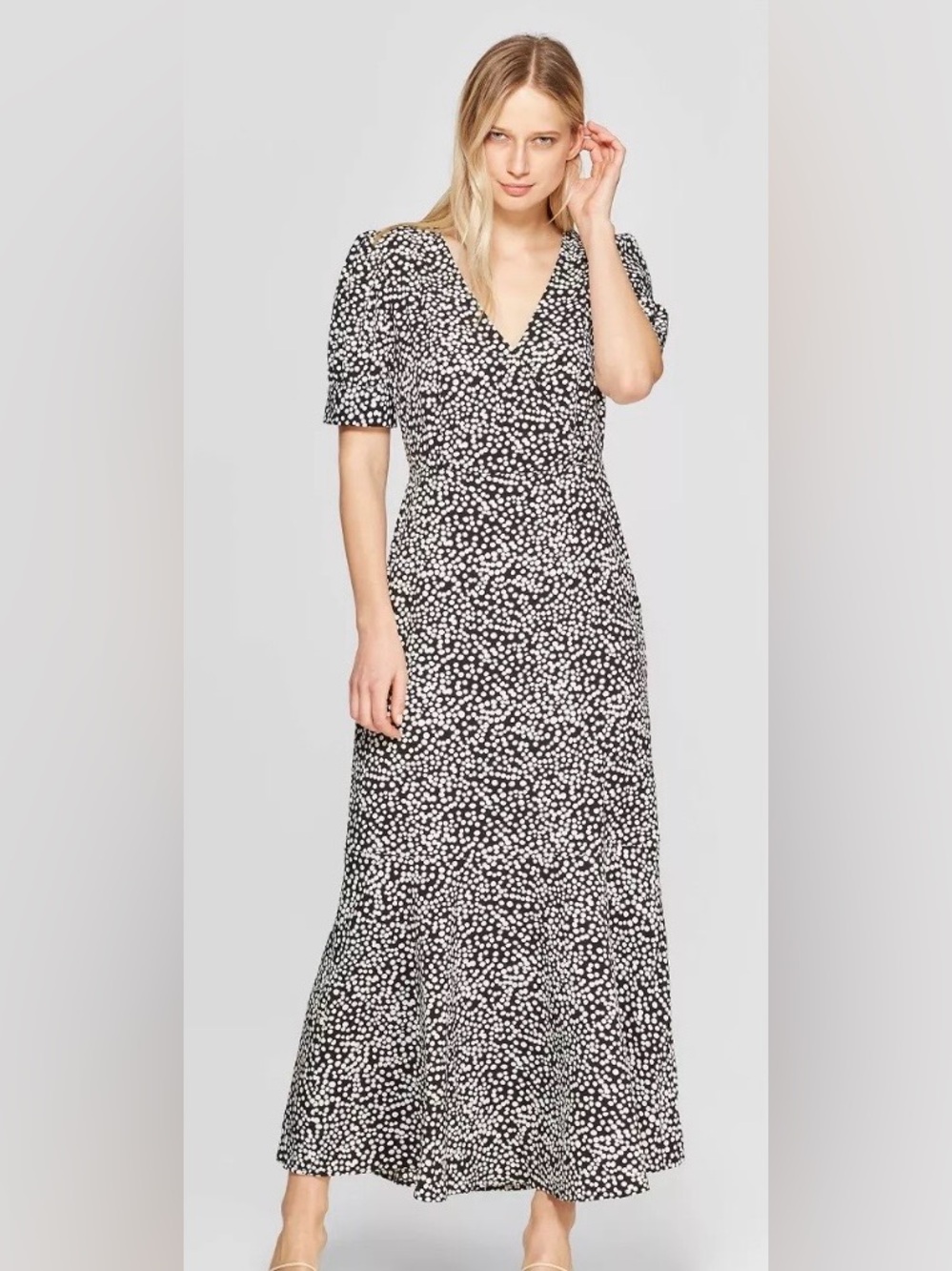WHO WHAT WEAR
Polka Dot short Sleeve V-neck Maxi Dress size small new w/tags